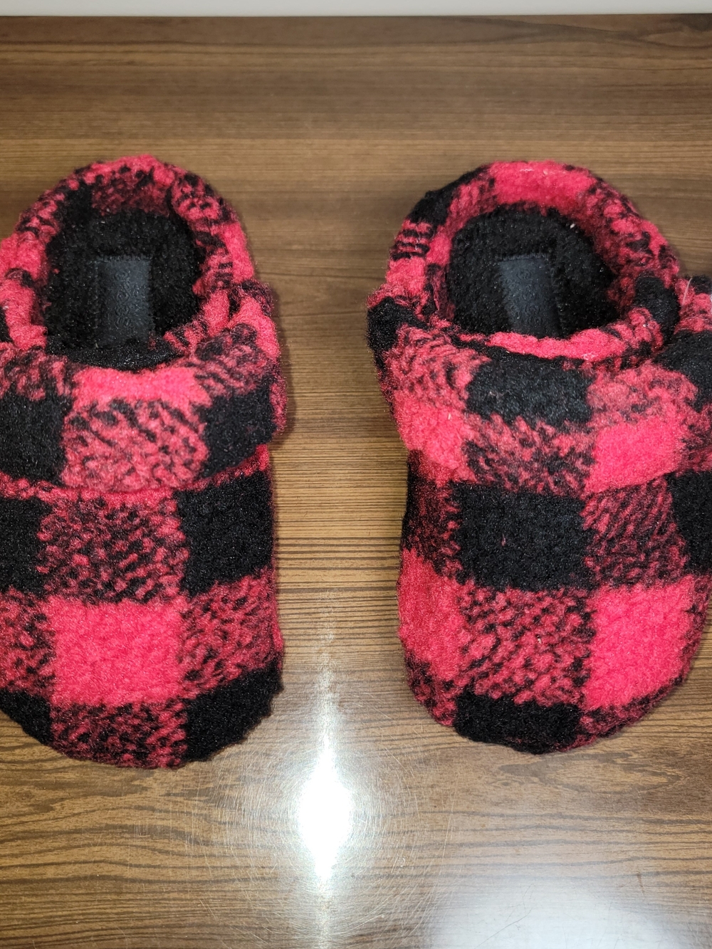 CROCS Kids Red and Black Buffalo Check Slippers - Size 10 Toddler